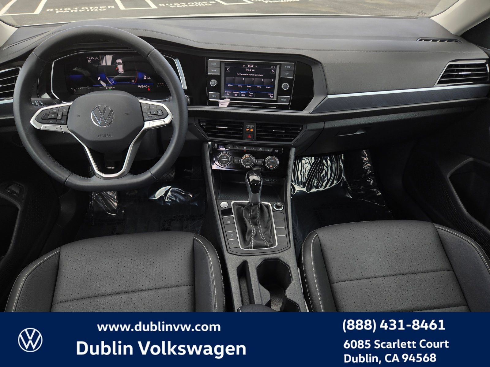 Certified 2023 Volkswagen Jetta SE w/ Panoramic Sunroof Package FWD image 14