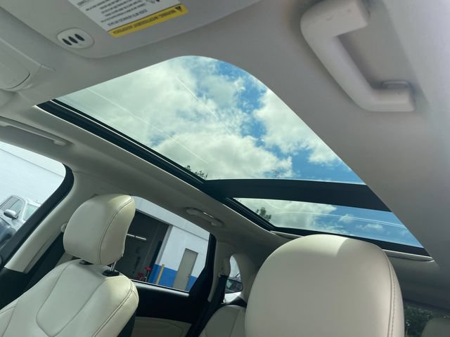 Used 2017 Ford Edge Titanium w/ Equipment Group 301A AWD/4WD image 16