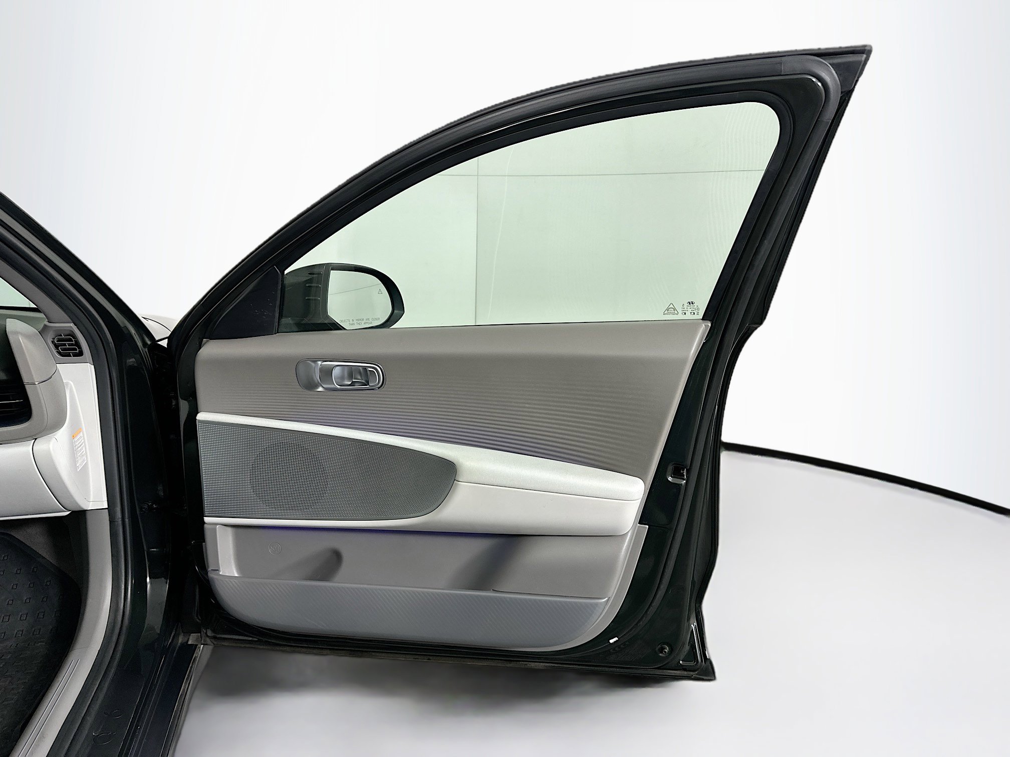 Used 2023 Hyundai Ioniq 6 SEL image 33