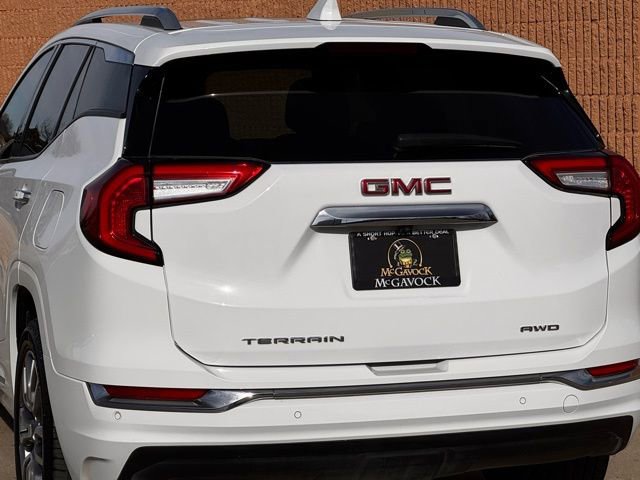 Used 2023 GMC Terrain Denali w/ Denali Premium Package image 12