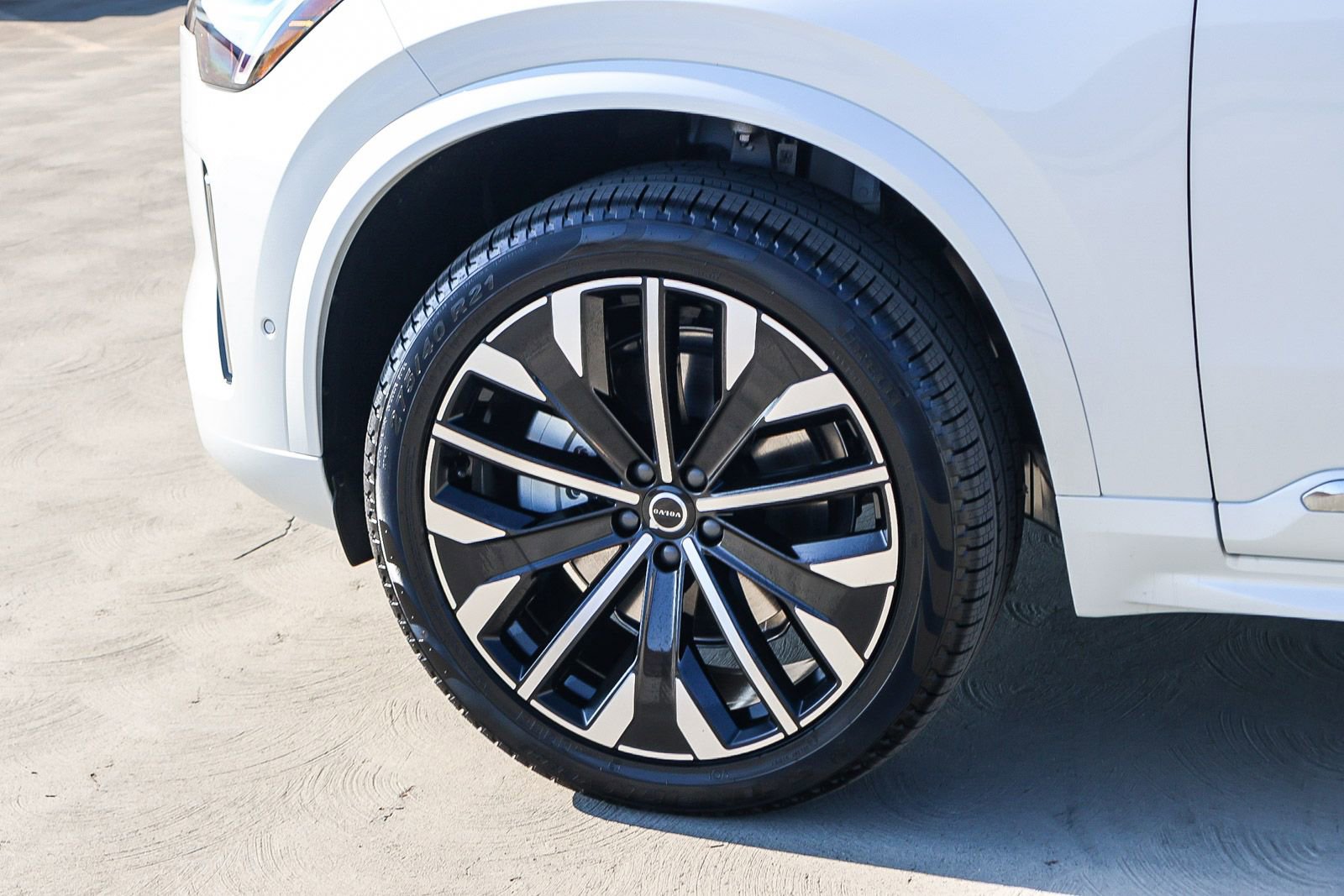 New 2026 Volvo XC90 B6 Ultra w/ Protection Package image 9