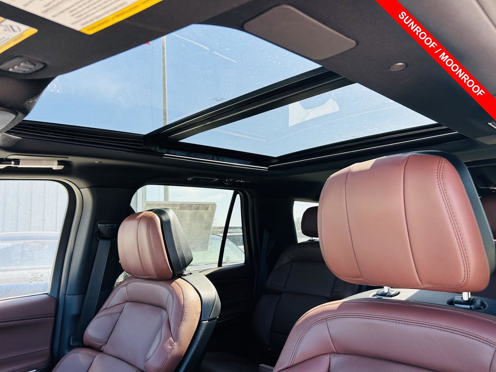 New 2026 Lincoln Navigator Reserve image 4