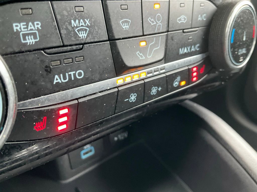 Used 2022 Ford Escape SEL image 9