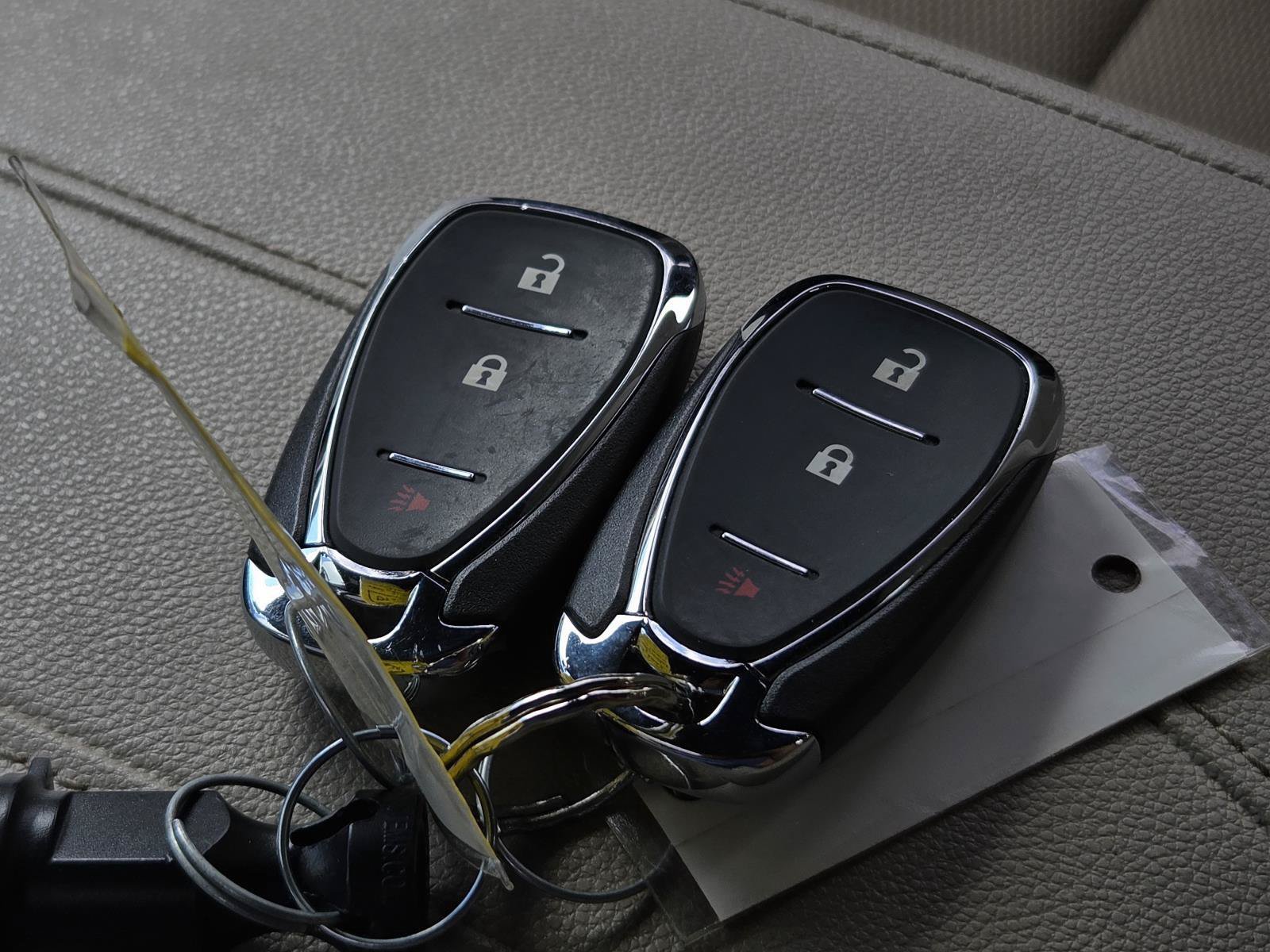 Used 2023 Chevrolet Traverse LS FWD image 27