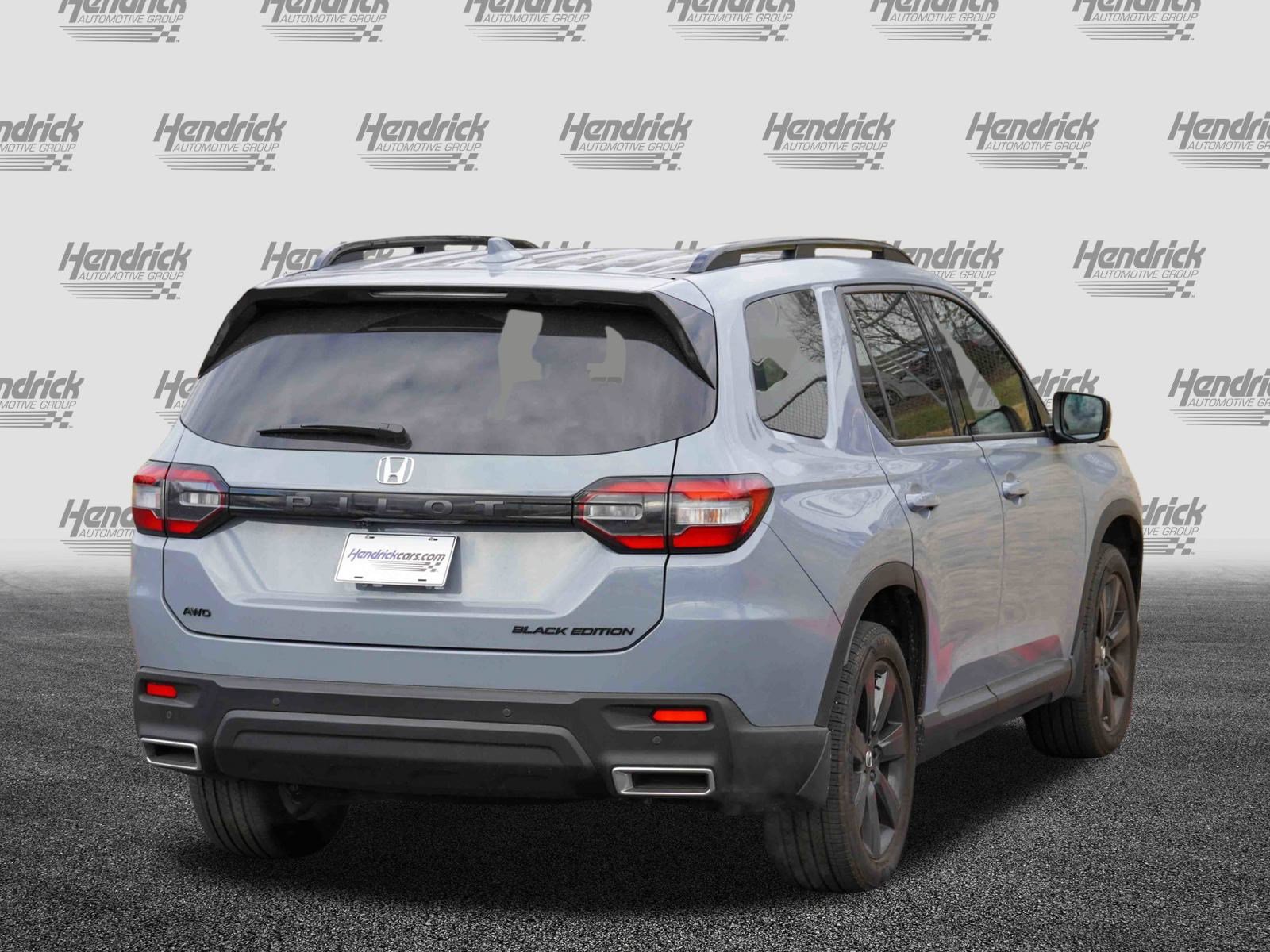 Used 2025 Honda Pilot Black Edition image 8