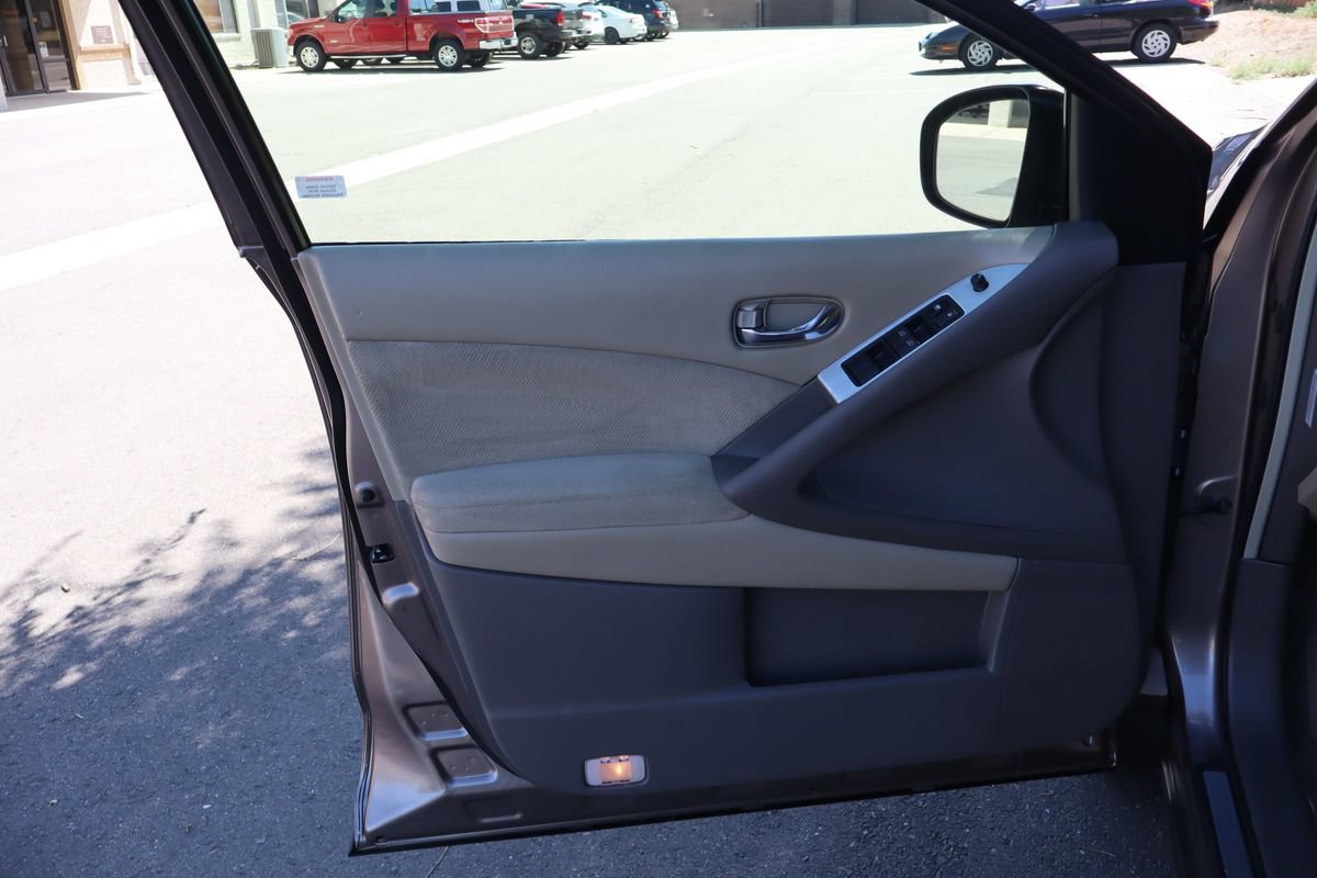 Used 2013 Nissan Murano SV AWD/4WD image 23