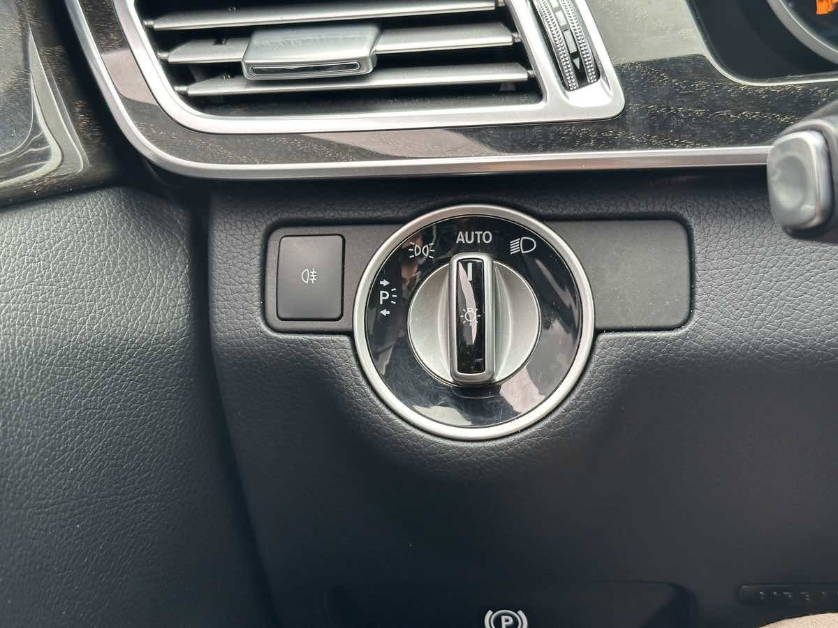 Used 2015 Mercedes-Benz E 63 AMG S-Model w/ Driver Assistance Package image 38