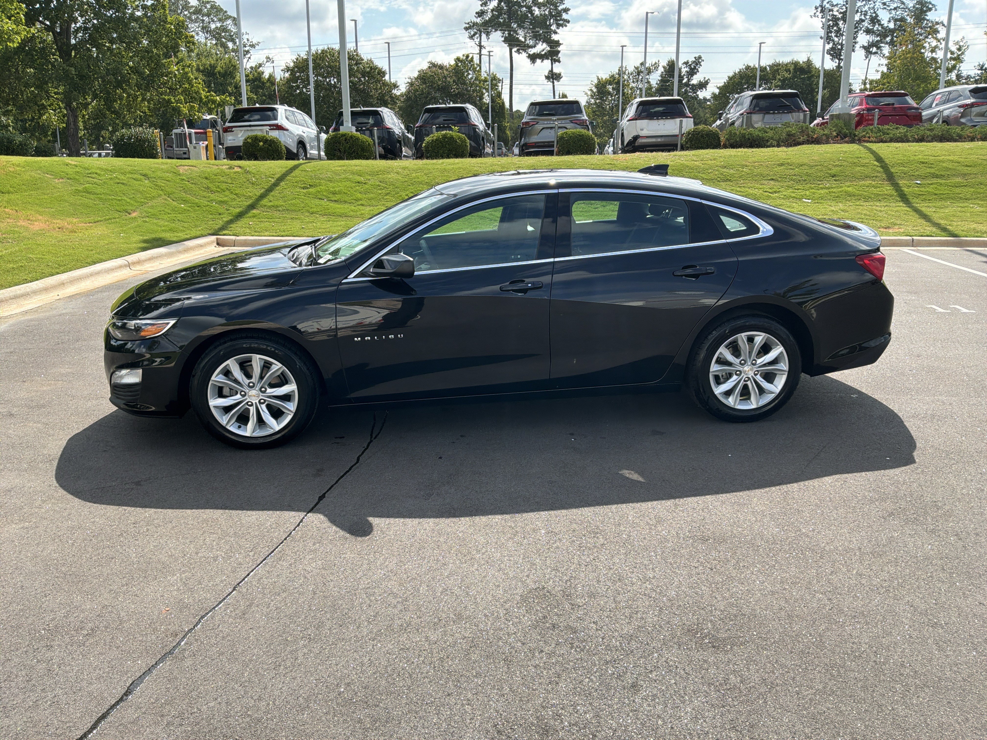 Used 2025 Chevrolet Malibu LT FWD image 7