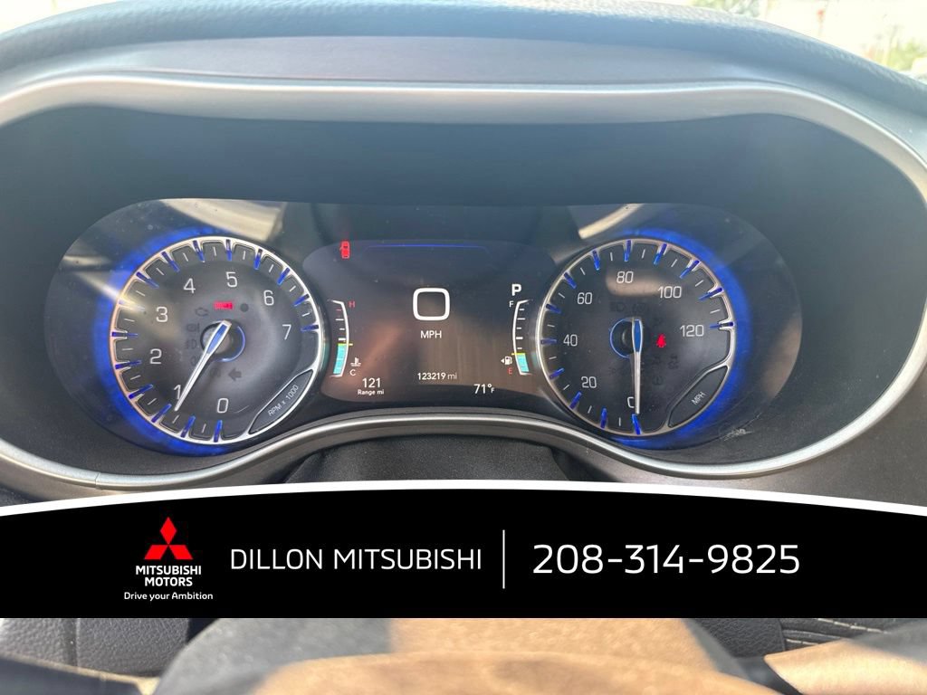 Used 2021 Chrysler Pacifica Touring-L FWD image 10
