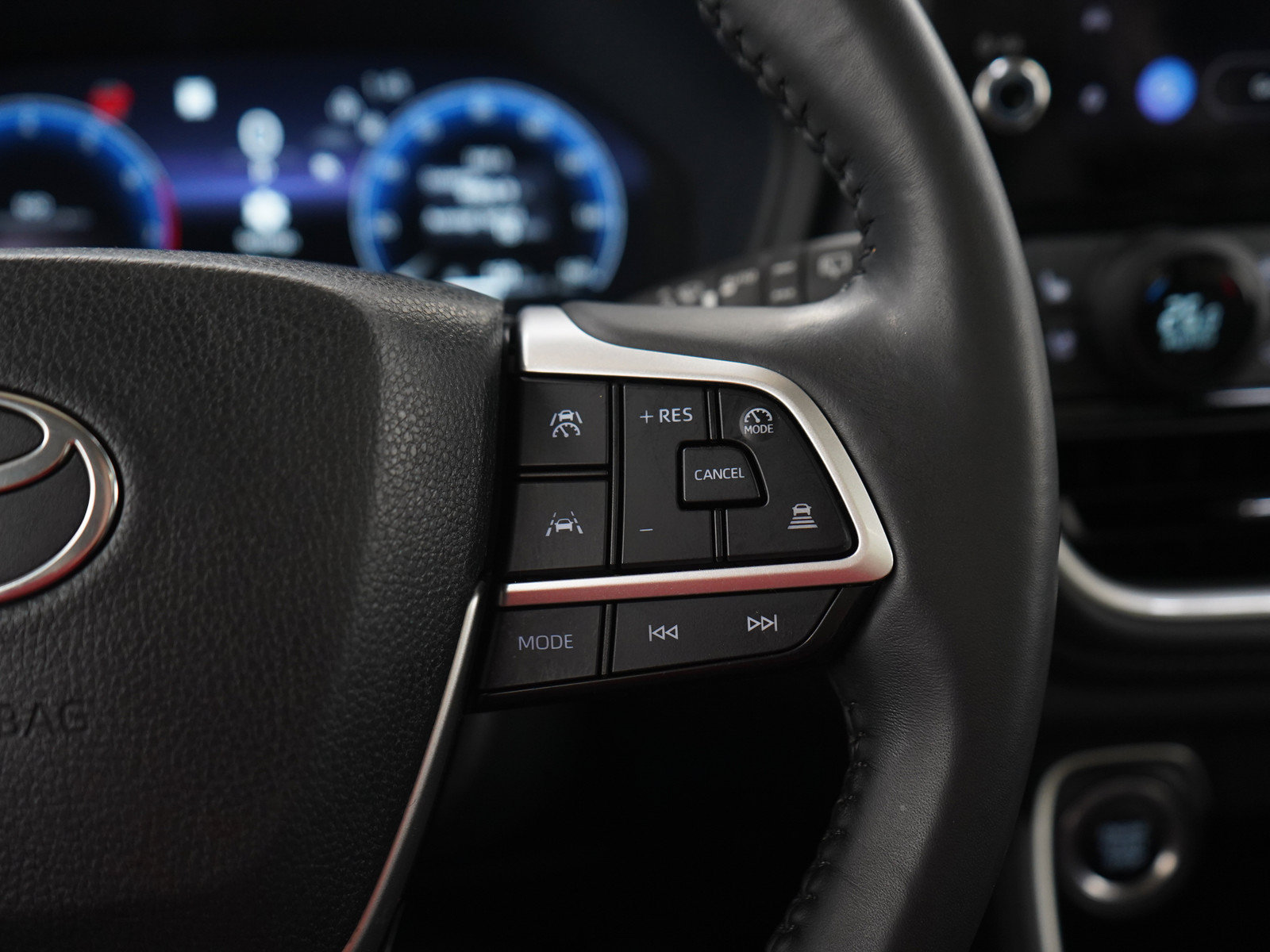 Used 2024 Toyota Grand Highlander AWD image 31