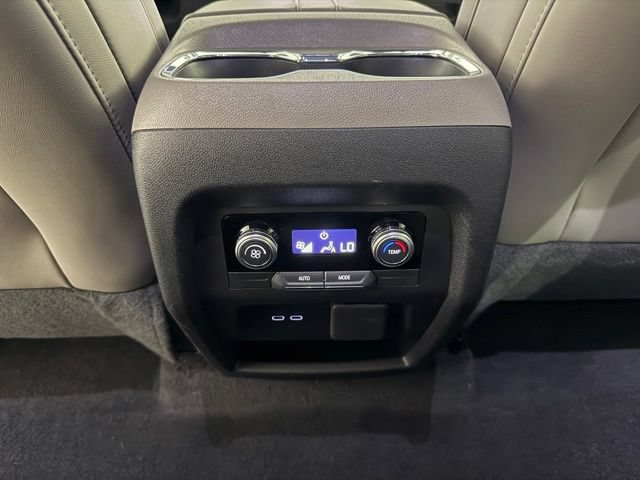 Used 2026 GMC Acadia Elevation w/ Elevation Premium Package FWD image 27