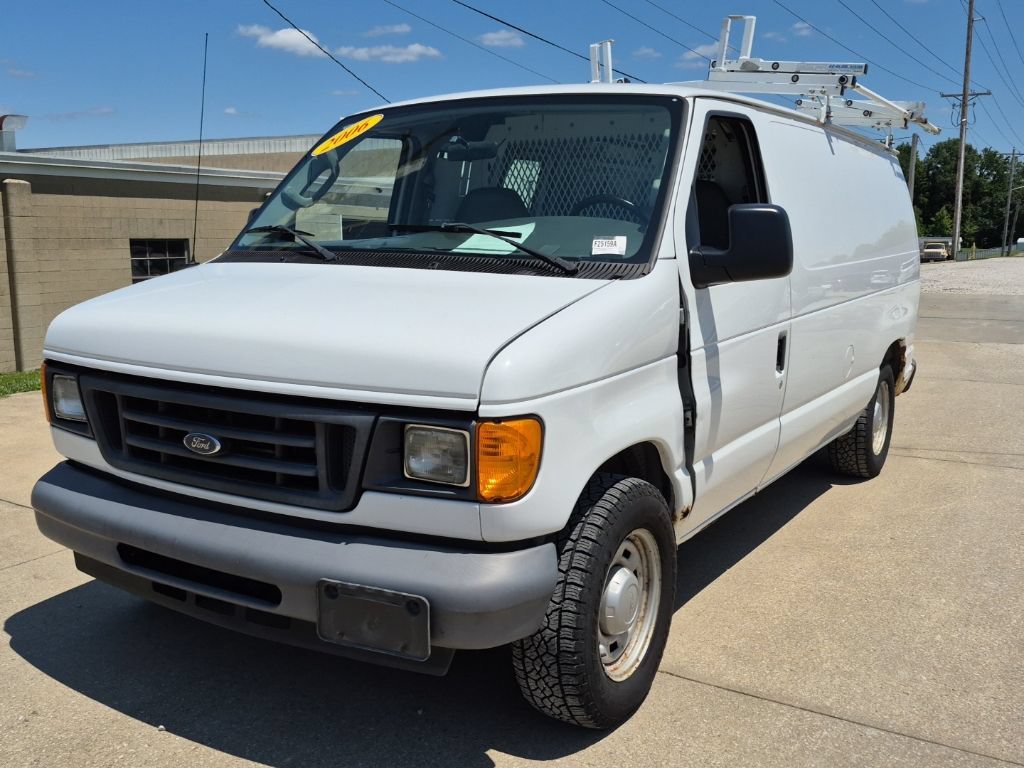 Used 2006 Ford E-150 and Econoline 150 RWD image 3