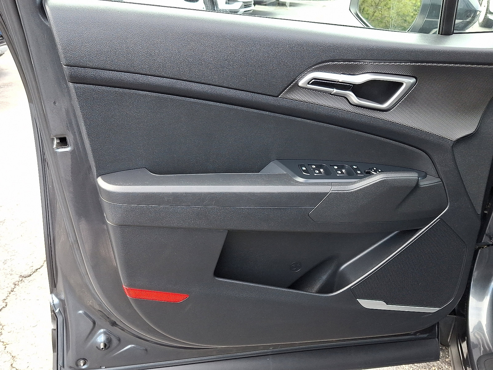 Used 2023 Kia Sportage LX image 12