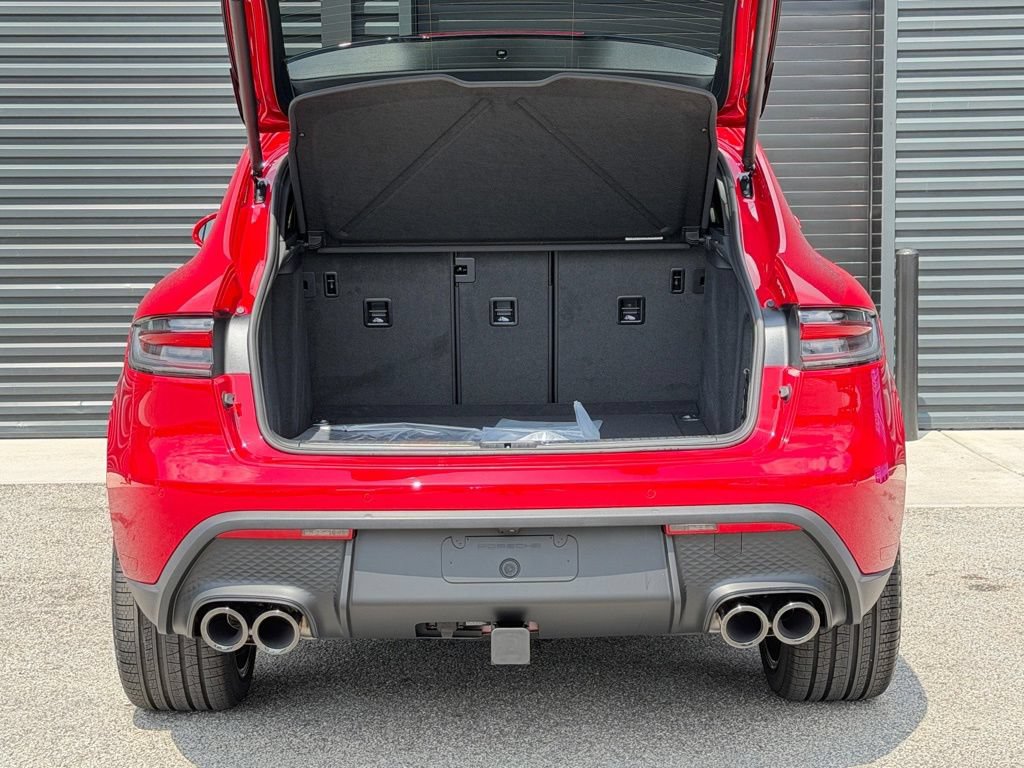 New 2026 Porsche Macan AWD/4WD image 18