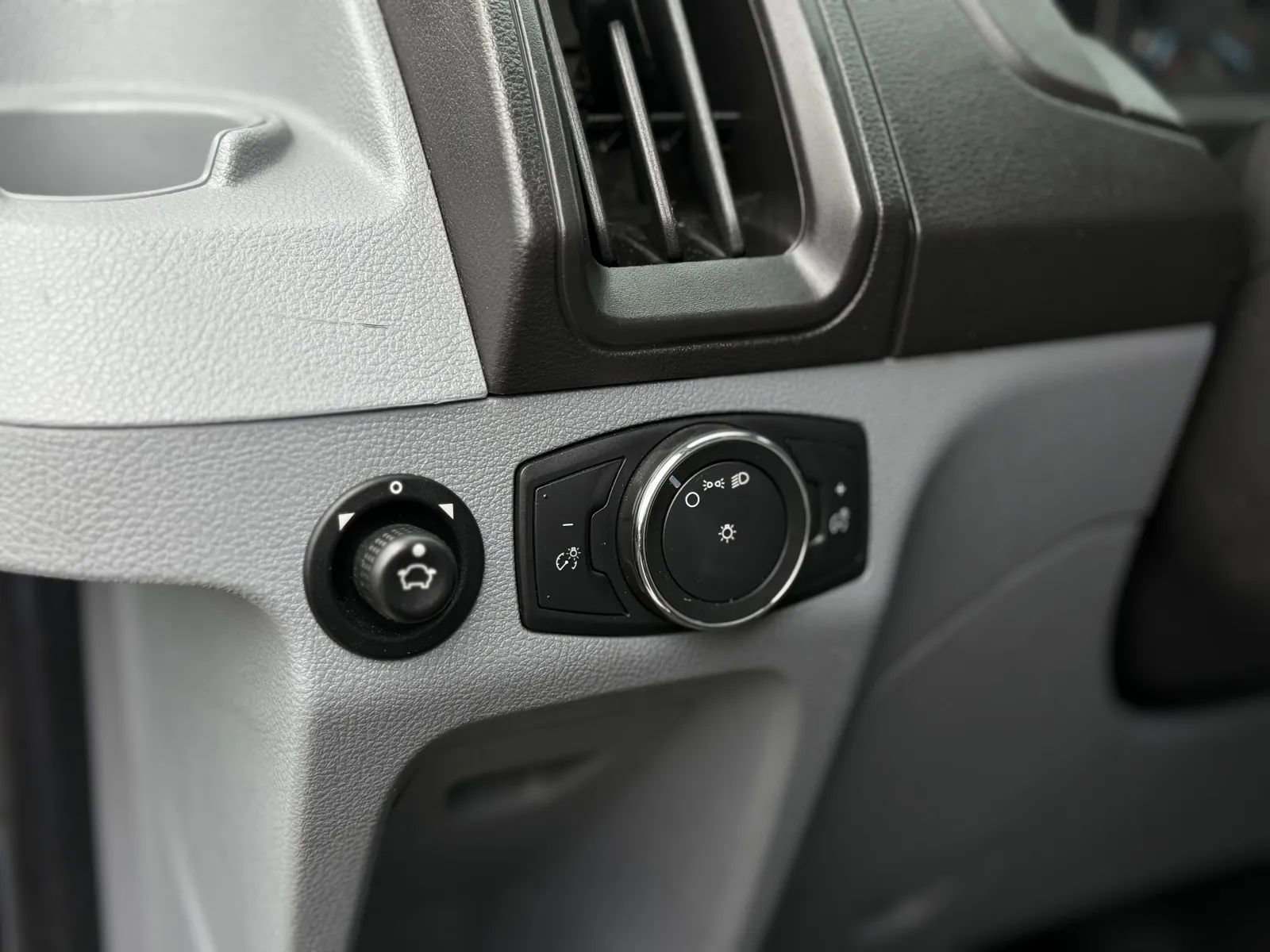 Used 2018 Ford Transit 250 148 Low Roof image 23