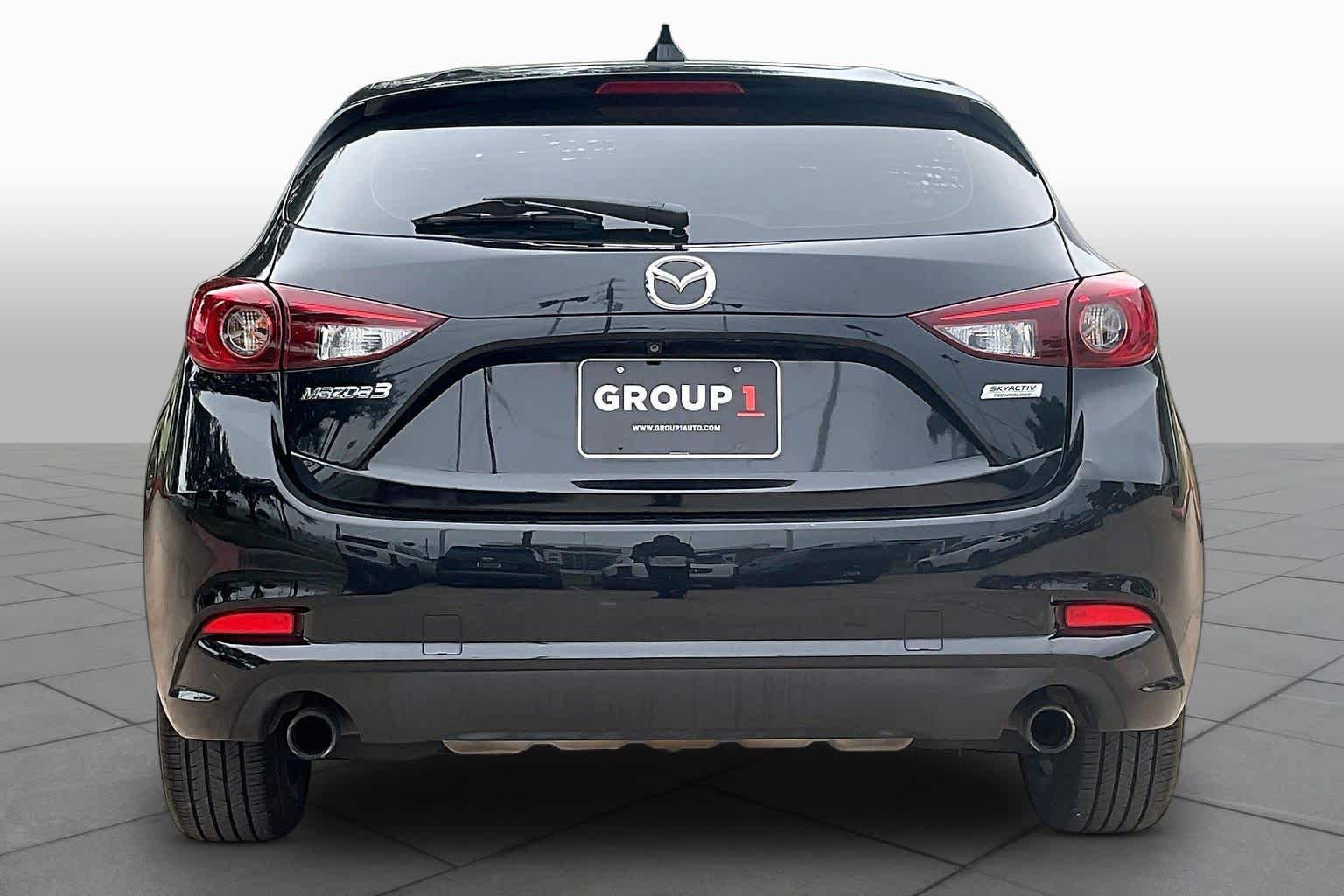 Used 2018 MAZDA MAZDA3 Touring FWD image 5