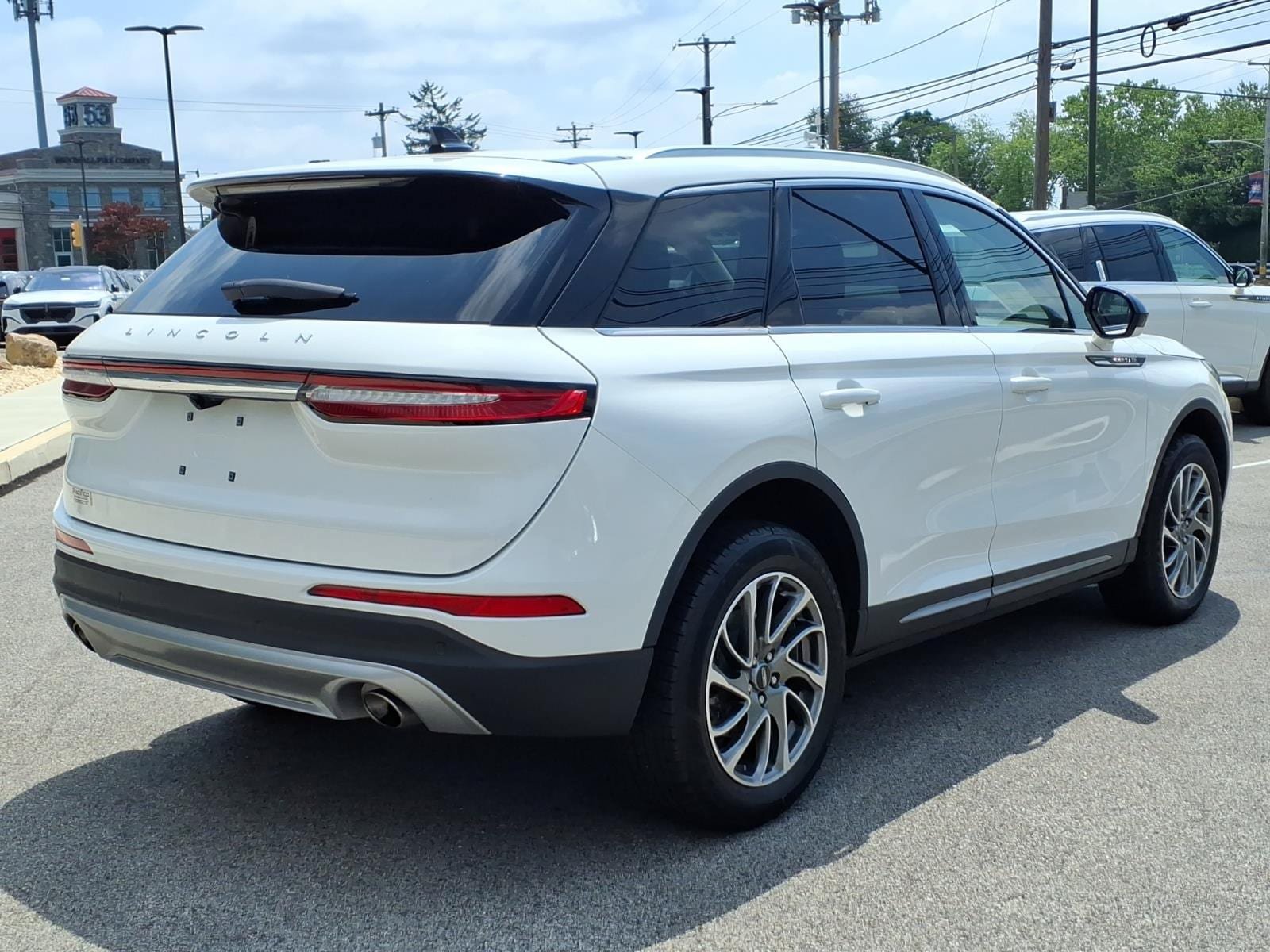 Certified 2022 Lincoln Corsair AWD w/ Equipment Group 101A image 3