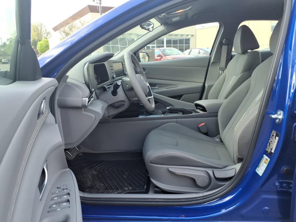 New 2026 Hyundai Elantra Sport FWD image 15
