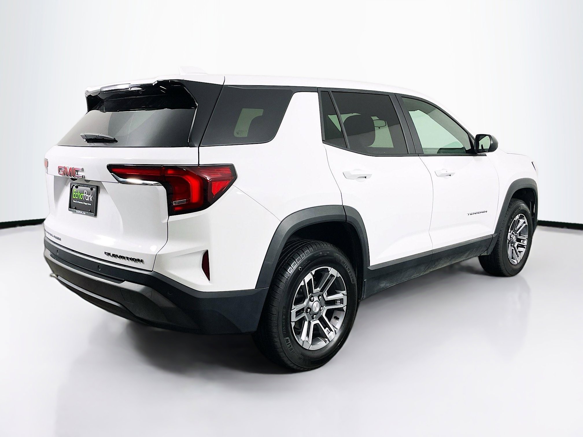 Used 2025 GMC Terrain Elevation image 9