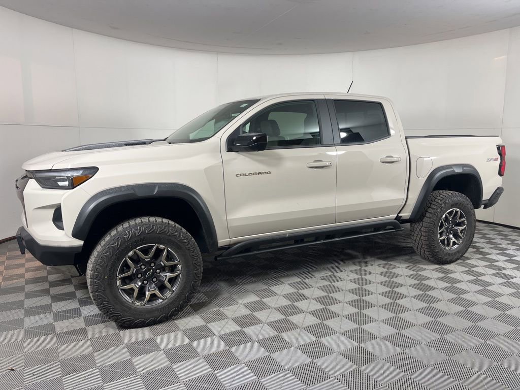 New 2026 Chevrolet Colorado ZR2 w/ Technology Package AWD/4WD image 9
