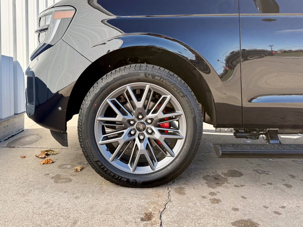 New 2025 Ford Expedition Platinum w/ Stealth Performance Package image 43