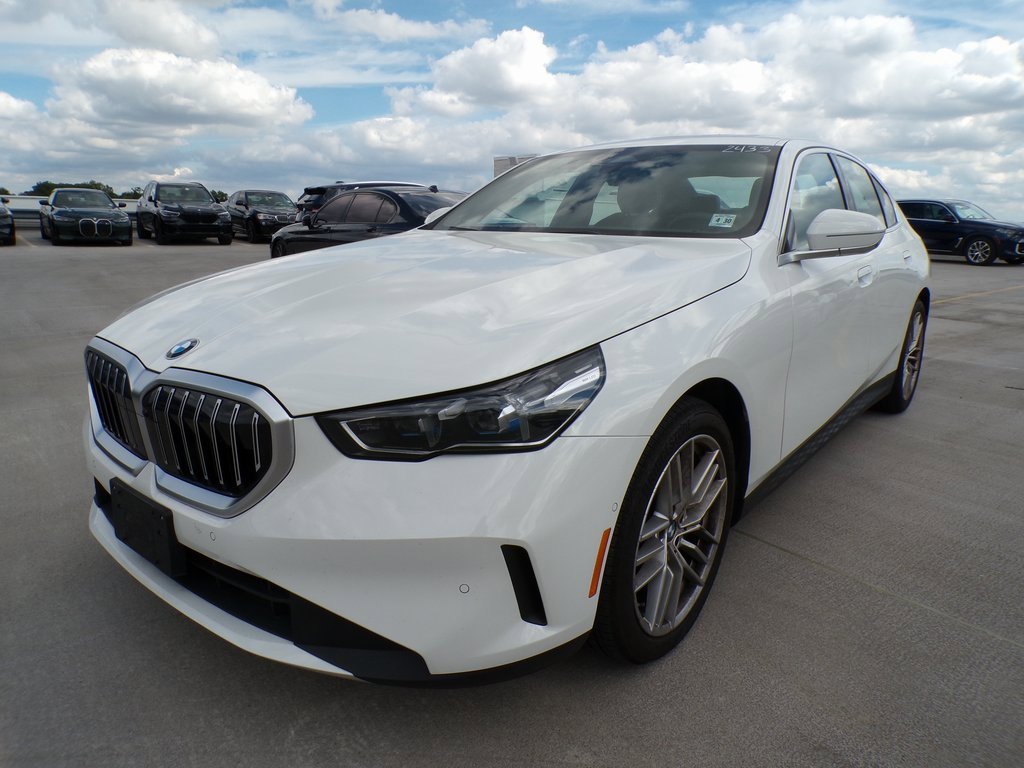 Certified 2025 BMW 530i xDrive w/ Premium Package