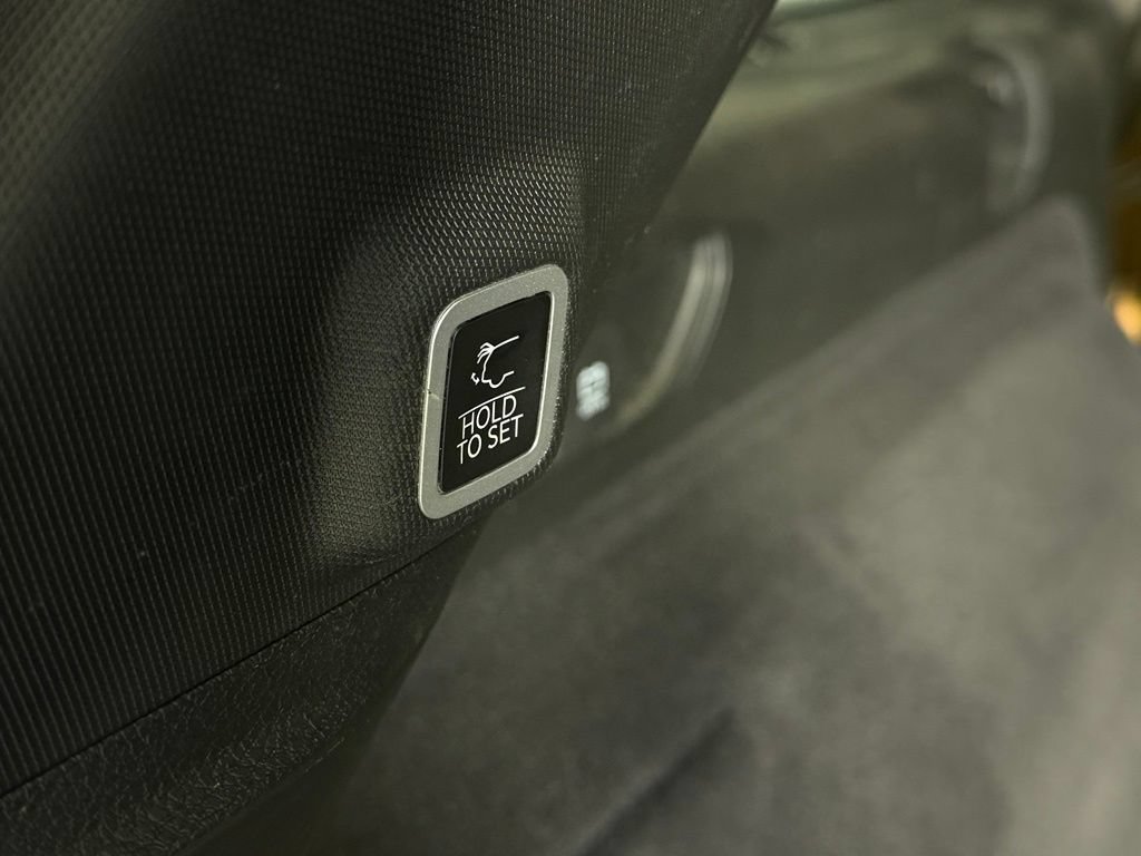 Used 2023 Jeep Grand Cherokee Summit AWD/4WD image 23