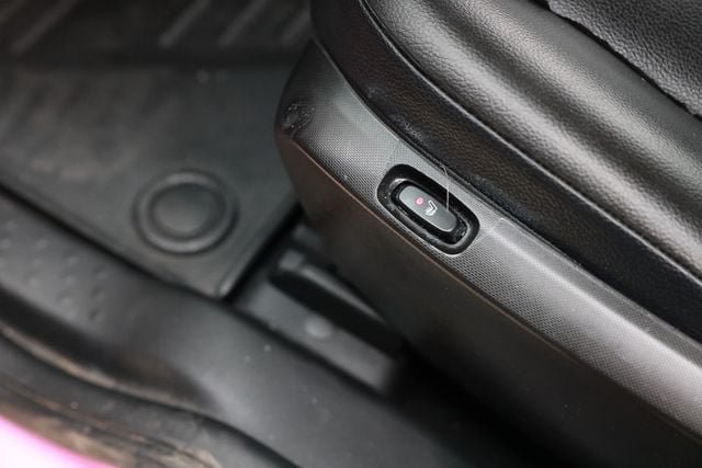 Used 2016 smart fortwo passion RWD image 43