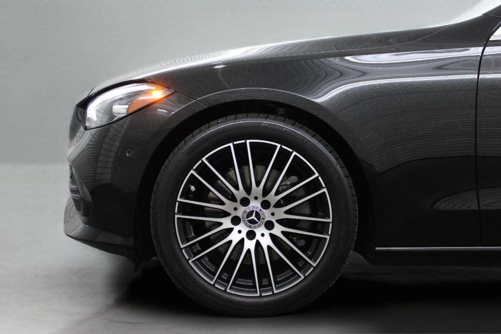 Used 2024 Mercedes-Benz C 300 Sedan image 6