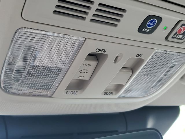 Used 2018 Honda Accord Touring image 32