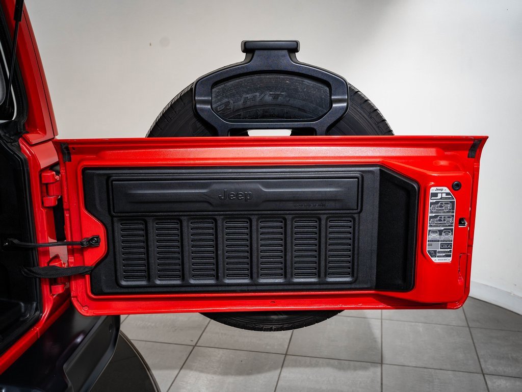 Used 2020 Jeep Wrangler Unlimited Sahara image 19