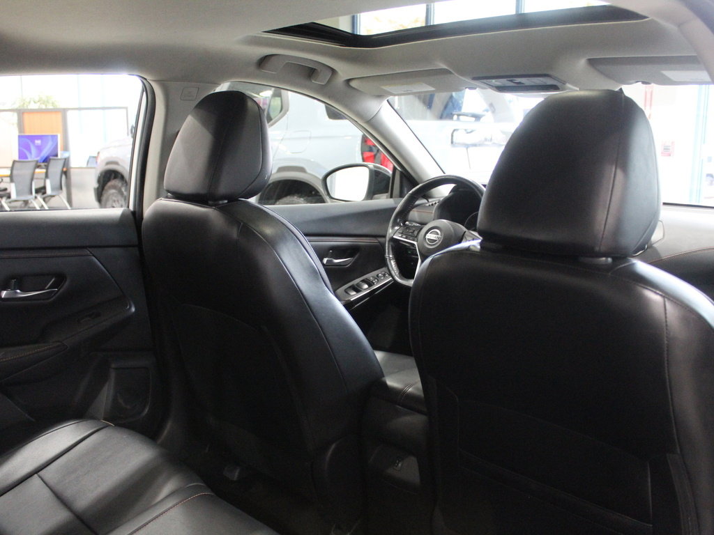 Used 2022 Nissan Sentra SR w/ SR Premium Package image 20