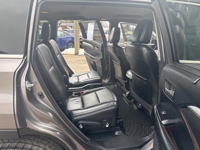 Used 2018 Toyota Highlander XLE image 15