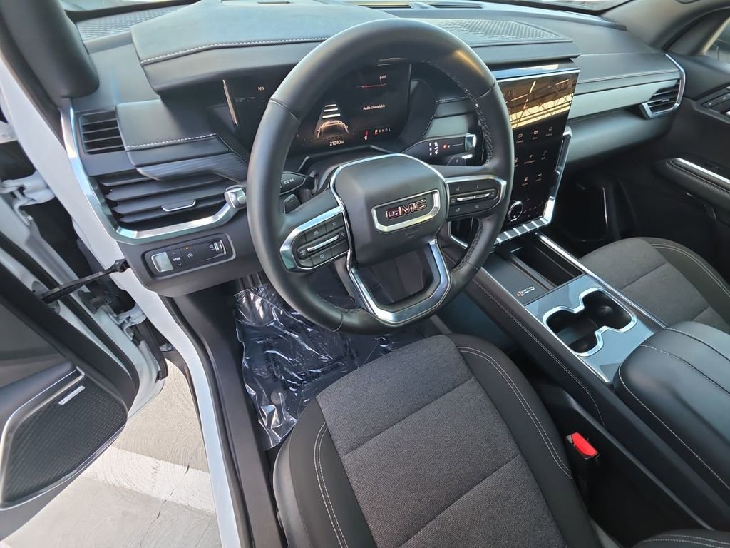 Used 2025 GMC Acadia Elevation image 10