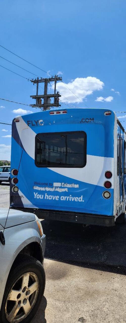 Used 2012 Ford E-450 and Econoline 450 Super Duty w/ Shuttle Bus Prep Pkg image 3