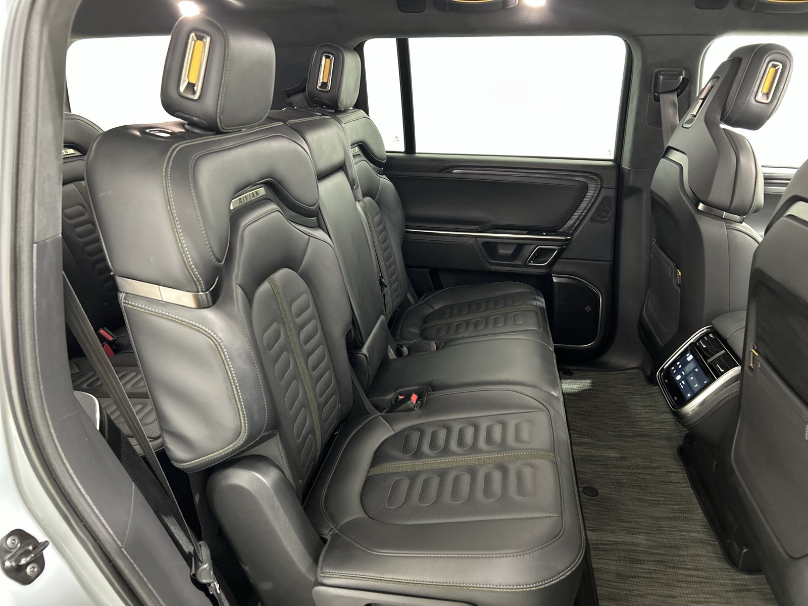 Used 2024 Rivian R1S Adventure AWD/4WD image 23