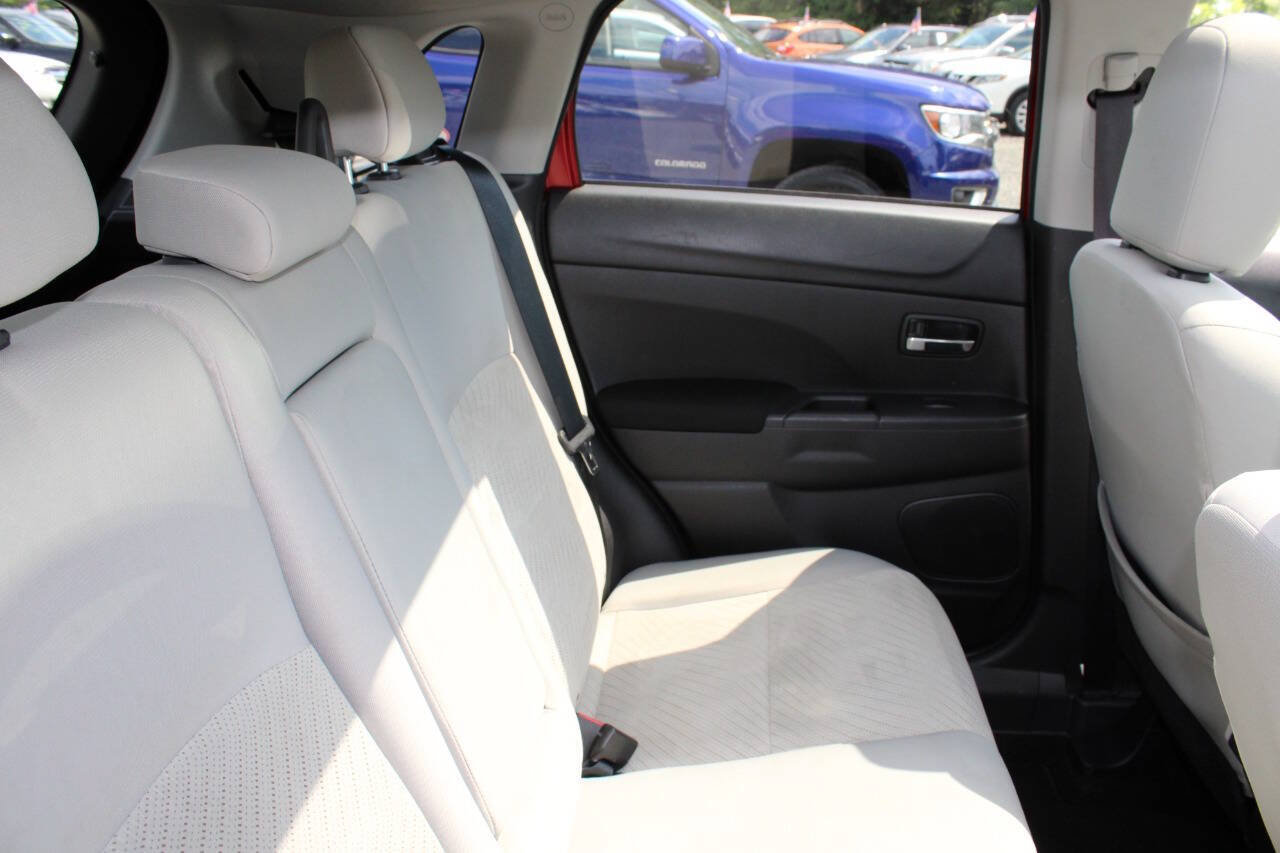 Used 2015 Mitsubishi Outlander Sport GT AWD/4WD image 18