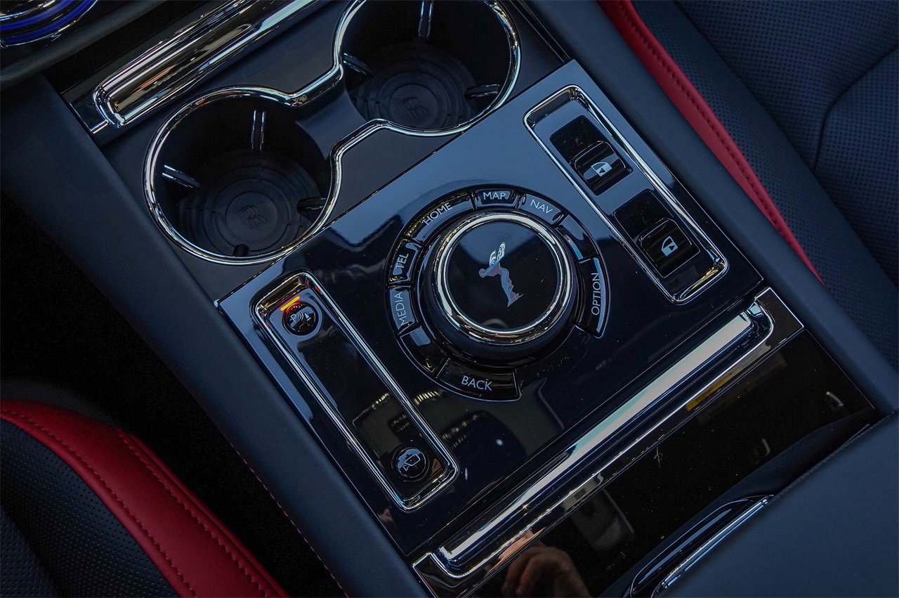 New 2026 Rolls-Royce Spectre Base image 32