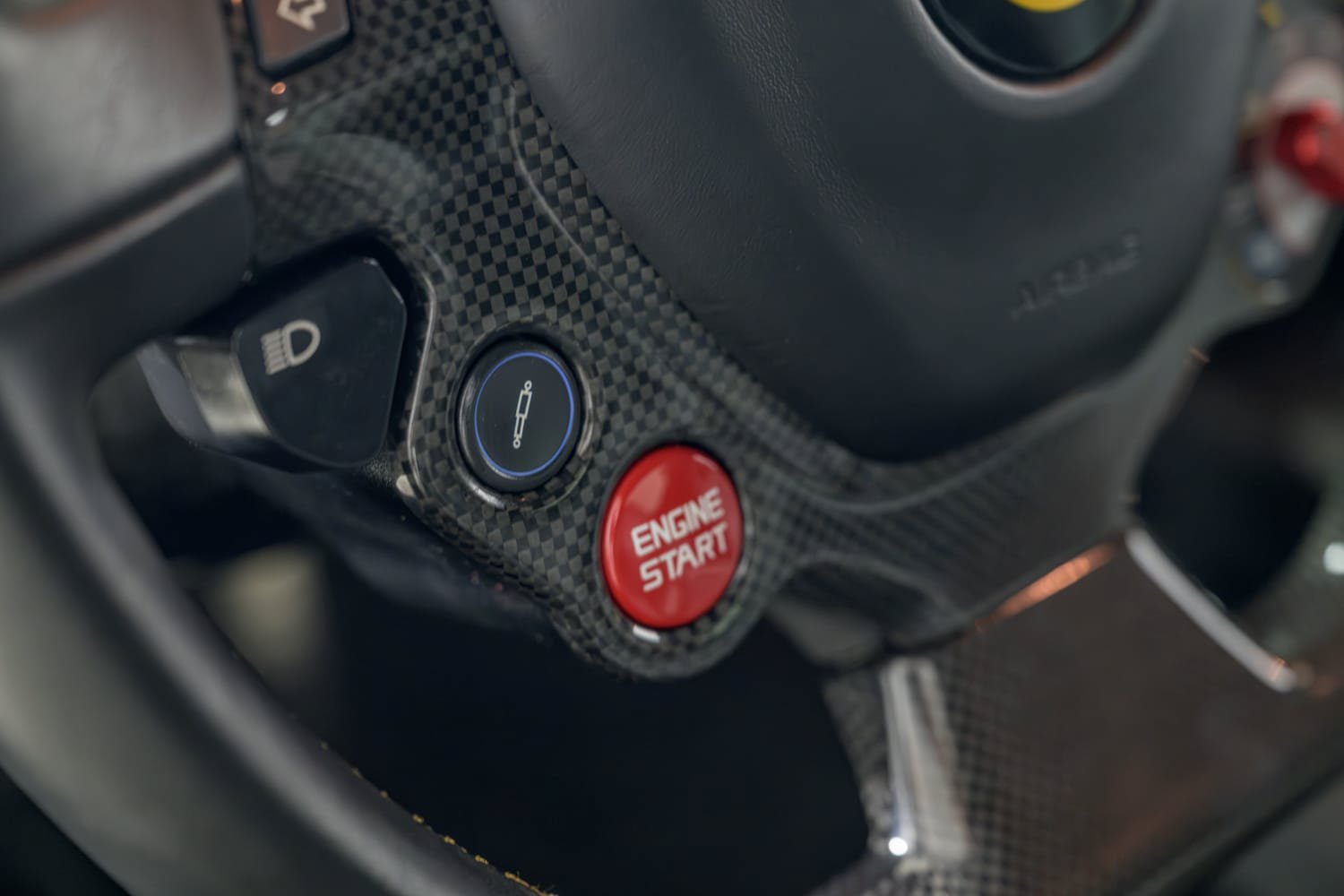 Used 2016 Ferrari F12 Berlinetta RWD image 17