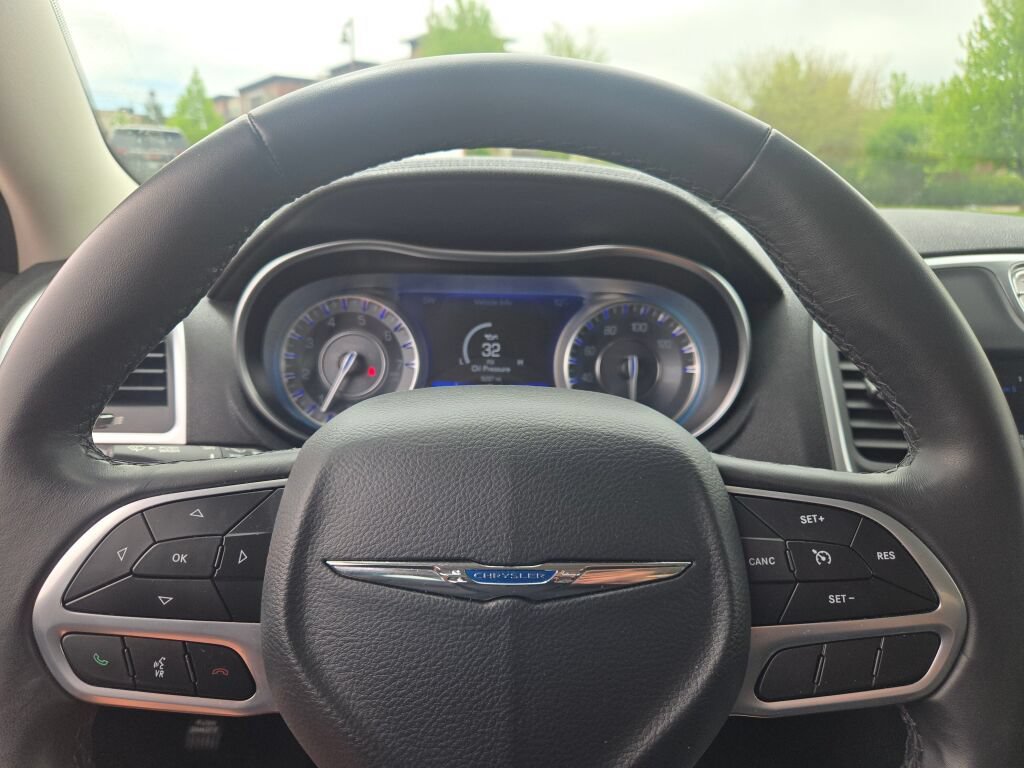 Used 2021 Chrysler 300 Touring w/ Chrome Appearance Package RWD image 29