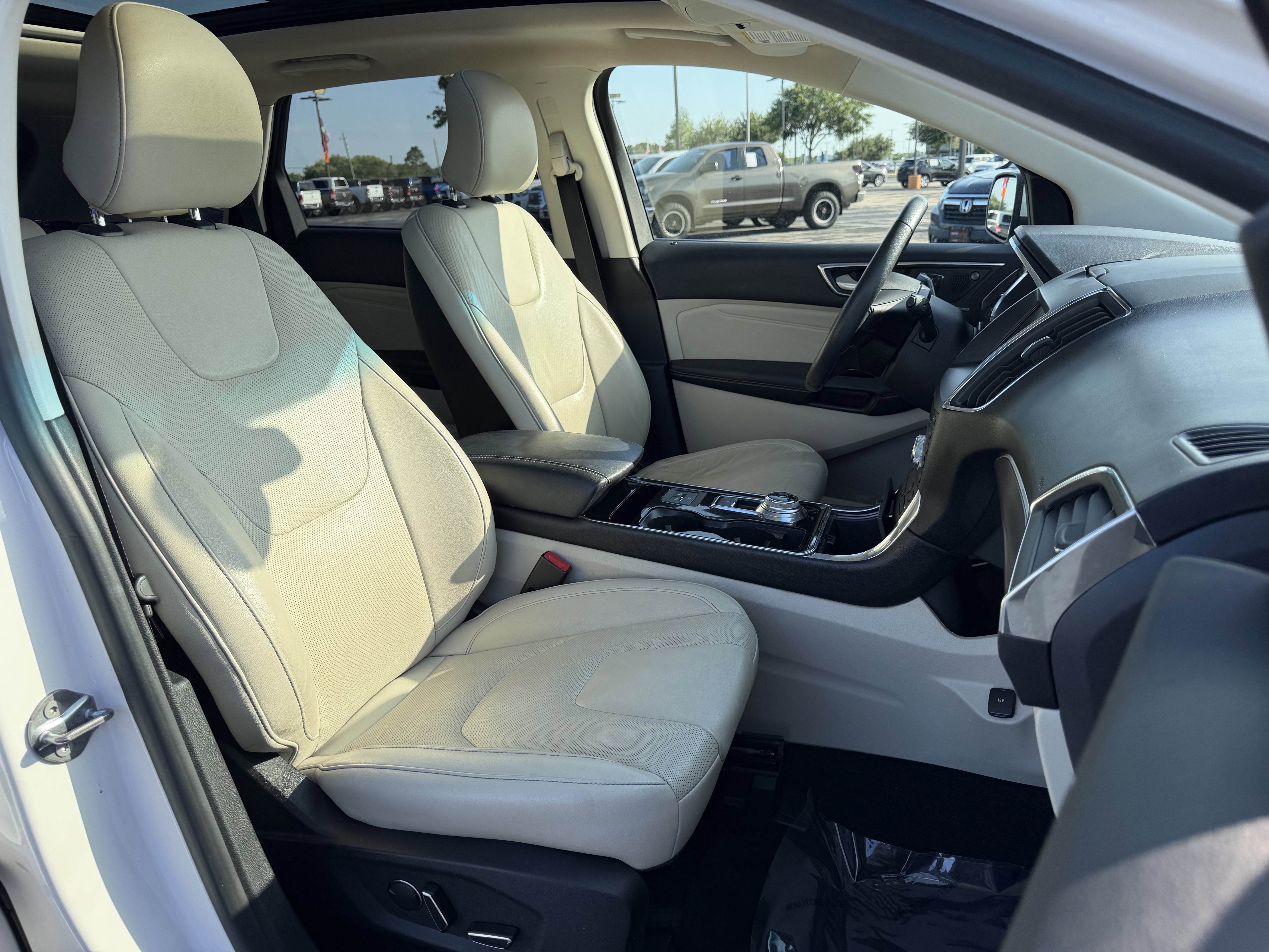 Used 2019 Ford Edge Titanium w/ Equipment Group 301A FWD image 27
