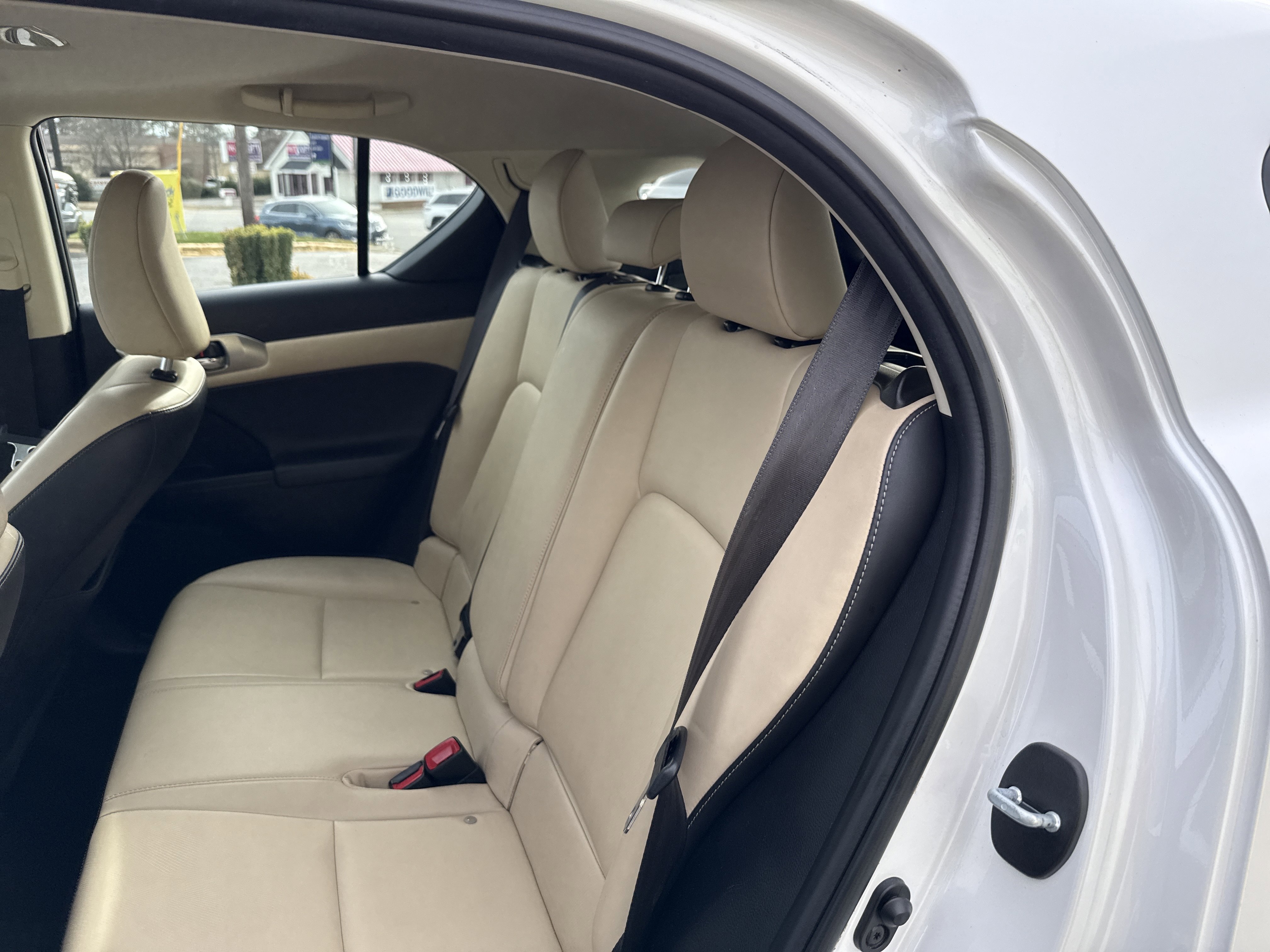 Used 2015 Lexus CT 200h w/ Navigation Package image 32