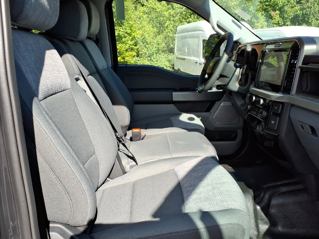 New 2027 Ford F250 XLT w/ XLT Premium Package AWD/4WD image 16
