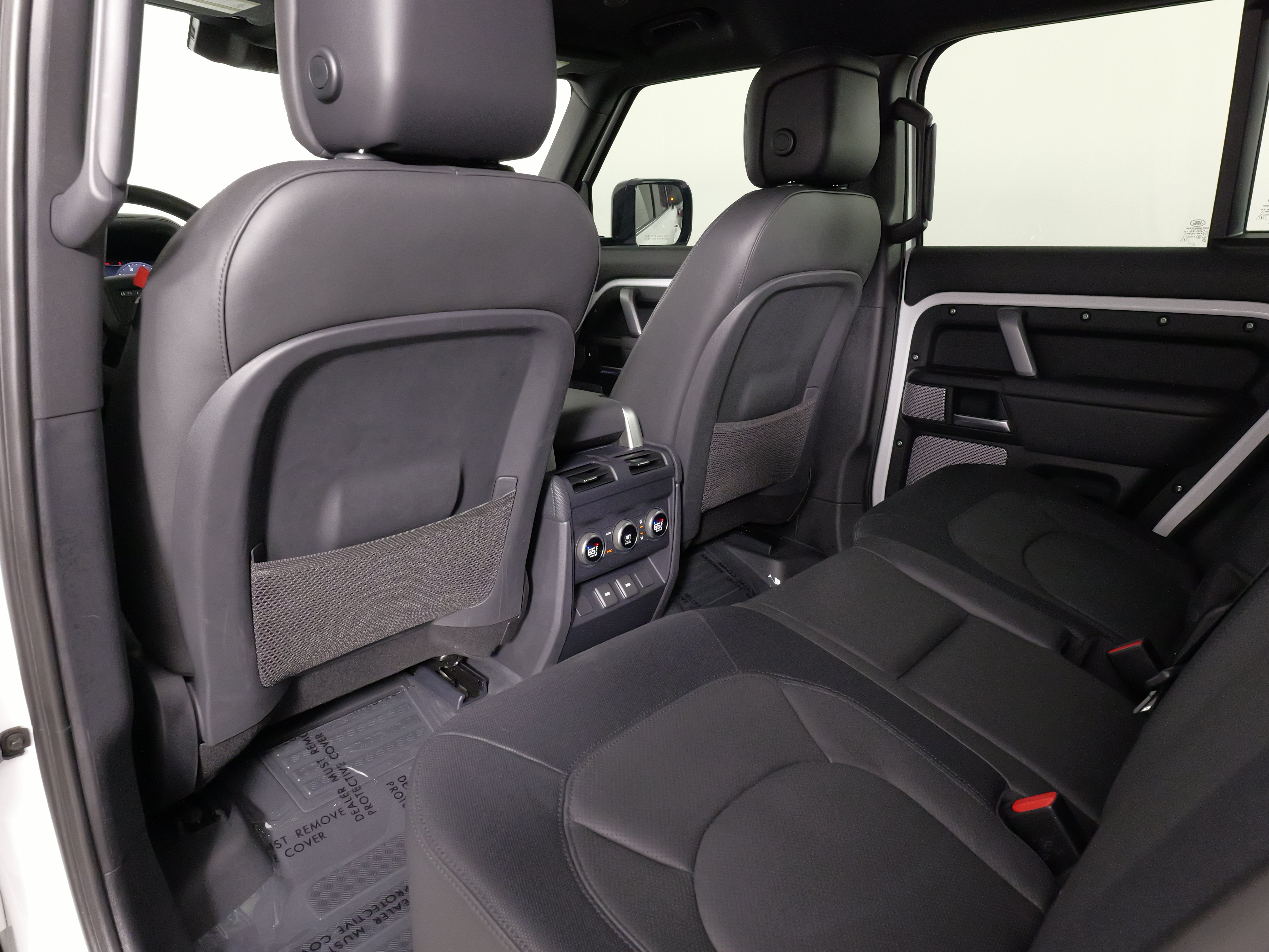 Used 2024 Land Rover Defender 130 Outbound AWD/4WD image 35