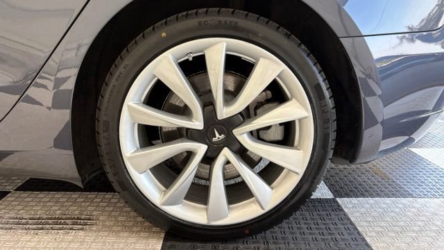 Used 2020 Tesla Model 3 Standard Range Plus RWD image 10