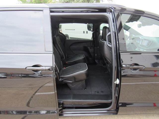Used 2026 Chrysler Pacifica Limited w/ S Appearance Package image 25