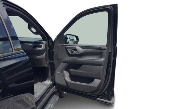 Used 2021 Chevrolet Suburban RST w/ Luxury Package RWD image 9