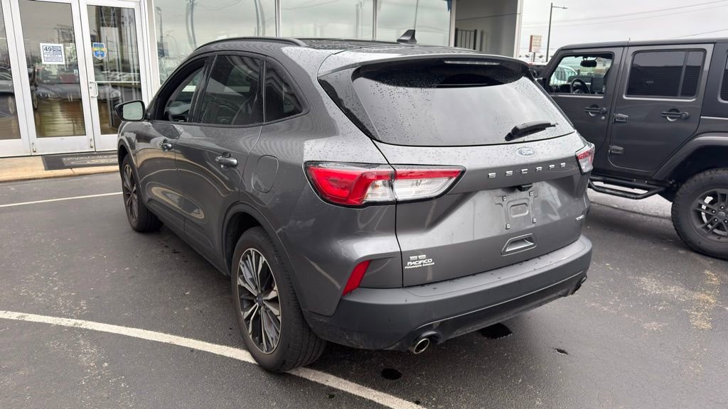 Certified 2022 Ford Escape SE w/ SE Sport Appearance Package AWD/4WD image 5
