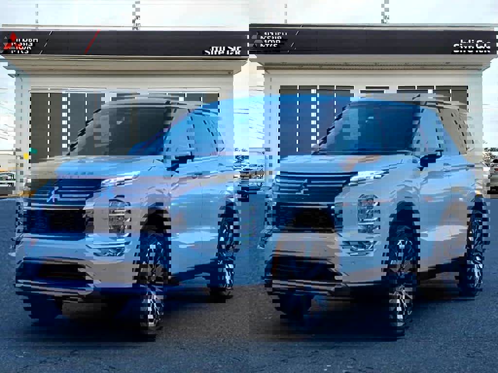 New 2026 Mitsubishi Outlander SE image 1