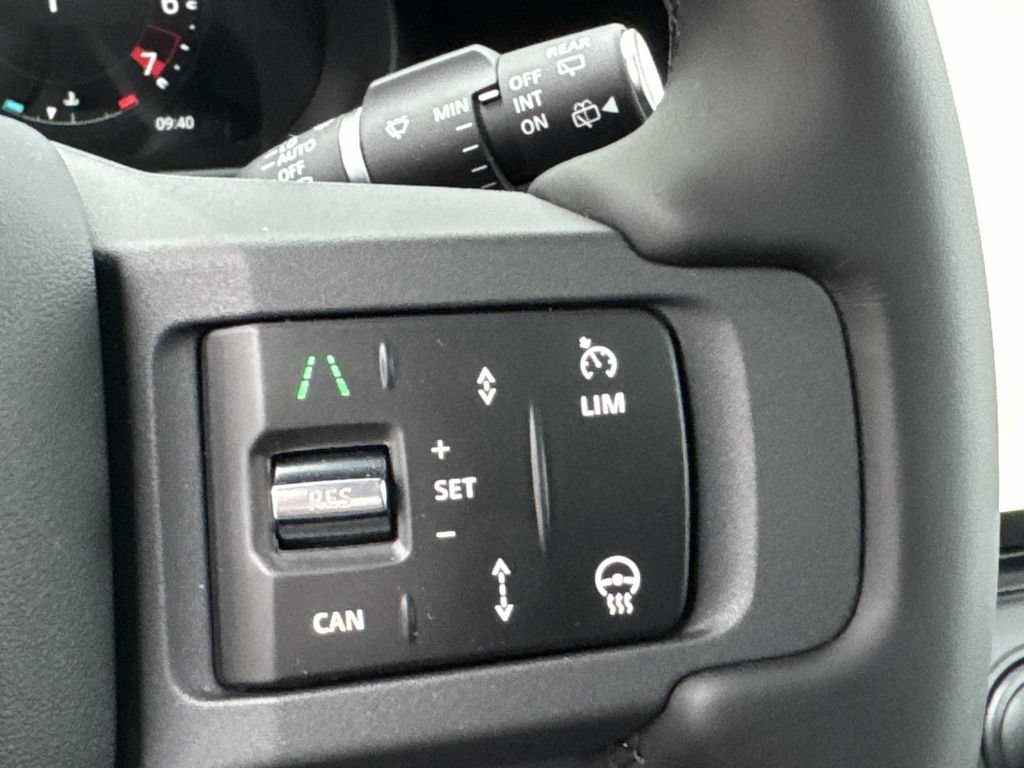 New 2026 Land Rover Defender 130 X-Dynamic SE AWD/4WD image 28